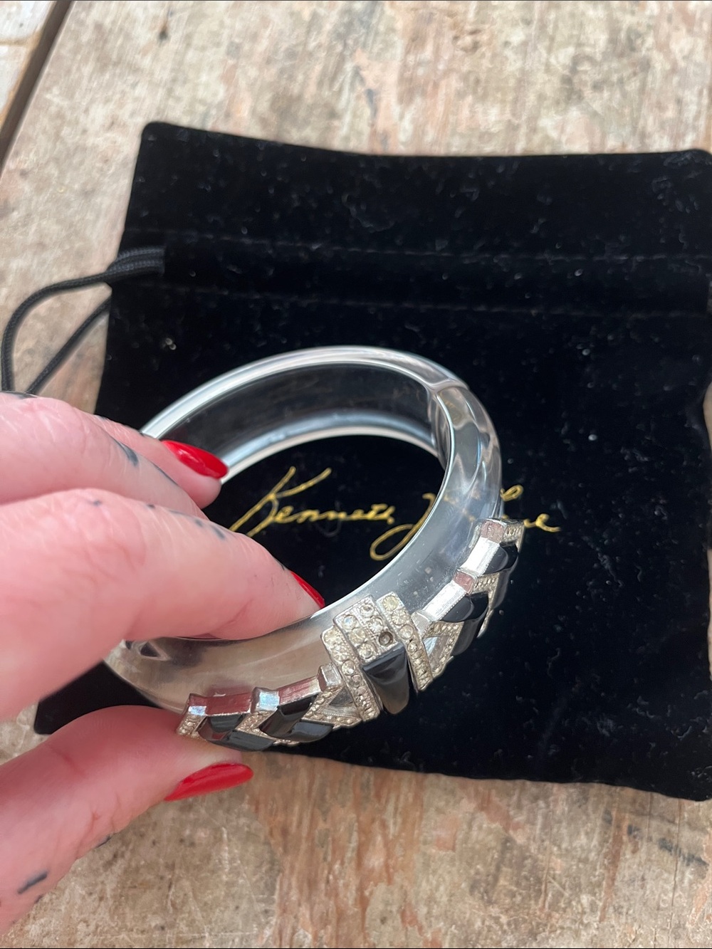 Vintage Kenneth Jay Lane Black & Crystal Lucite Hinged Bangle - Picture 6 of 6